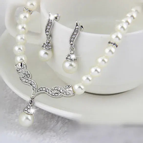 Radiant Pearl Jewelry Set