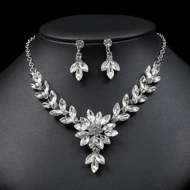 Glamorous Floral Jewelry Set