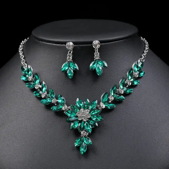 Glamorous Floral Jewelry Set