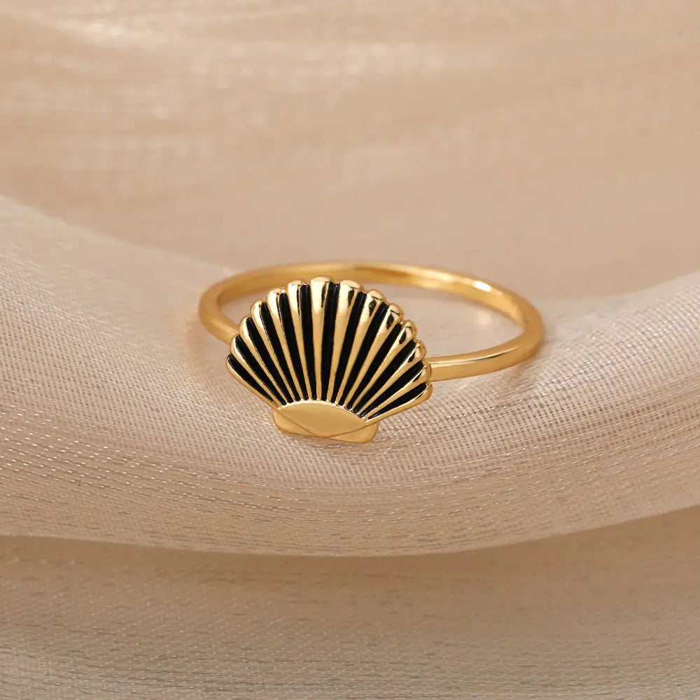 Opulent Vintage Shell Ring