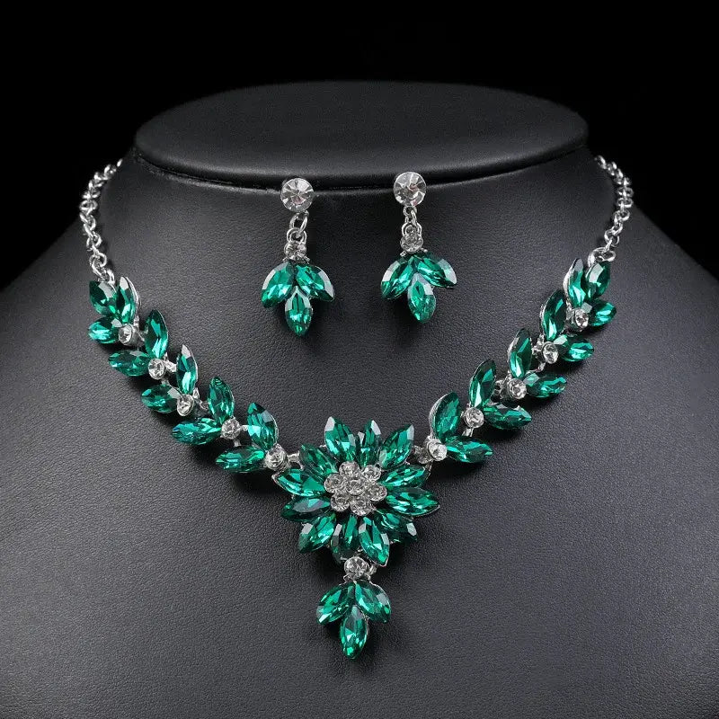 Glamorous Floral Jewelry Set