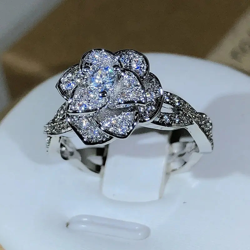 Diamondqiue Rose Ring