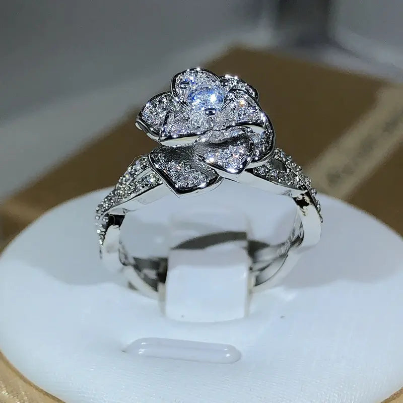 Diamondqiue Rose Ring