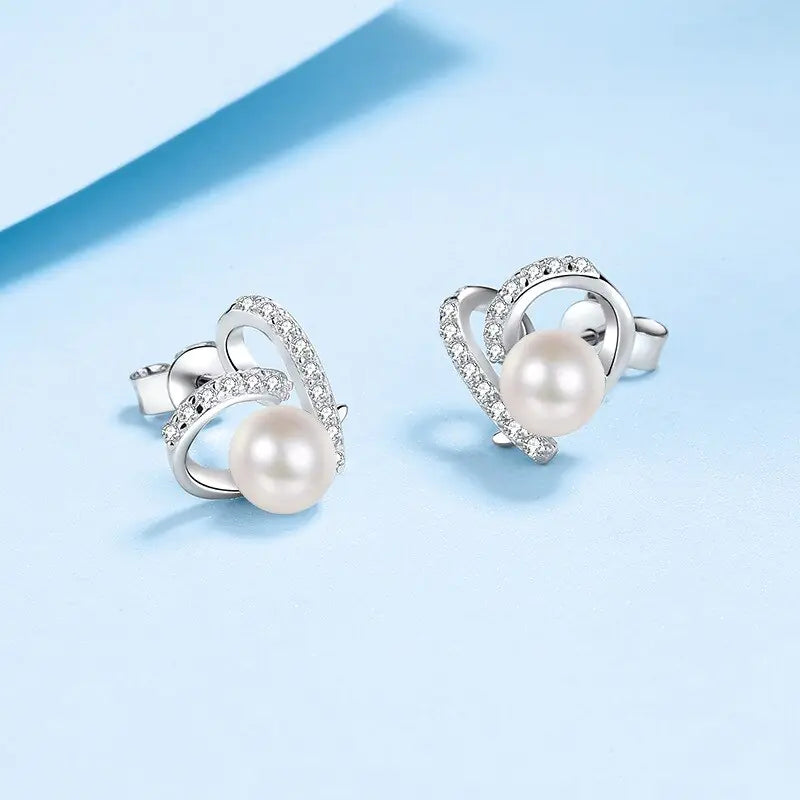 Pearl Elegance Stud Earring