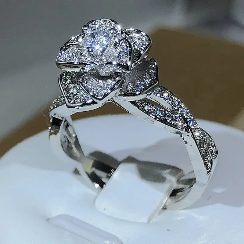 Diamondqiue Rose Ring