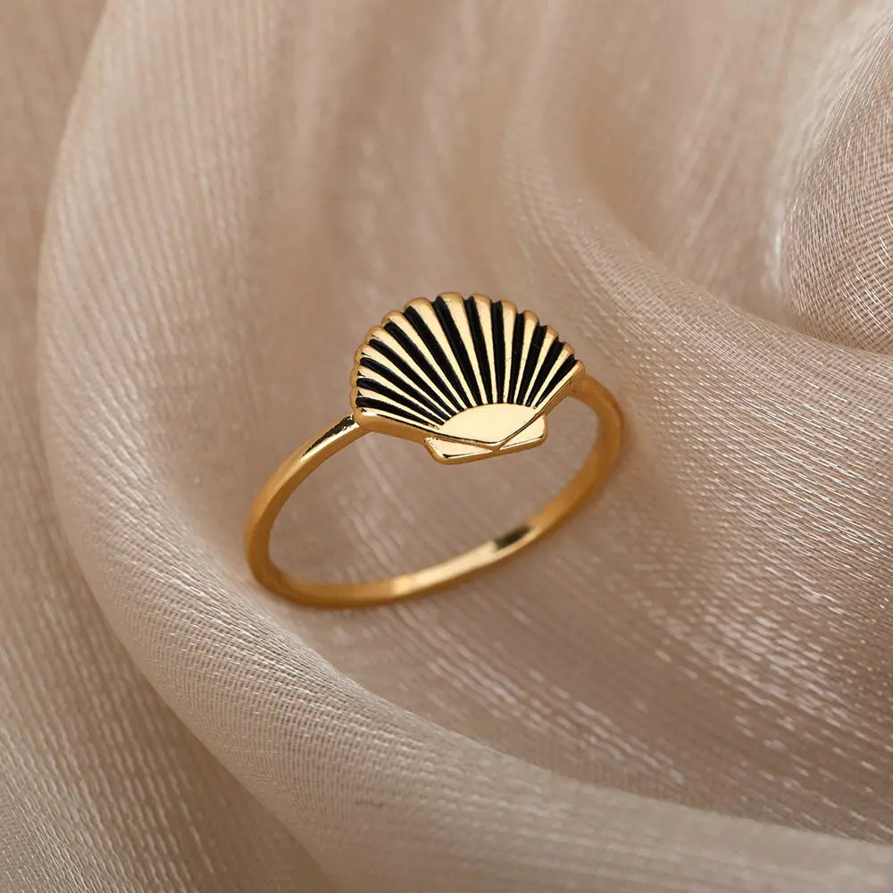 Opulent Vintage Shell Ring